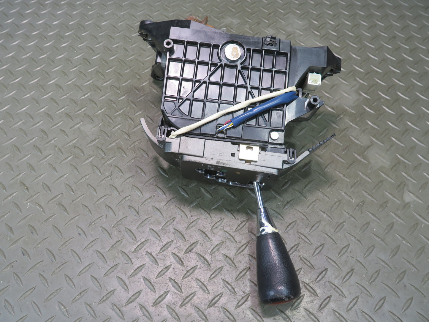 04-06 Lexus UCF30L LS430 A/T Automatic Transmission Shifter Assembly OEM