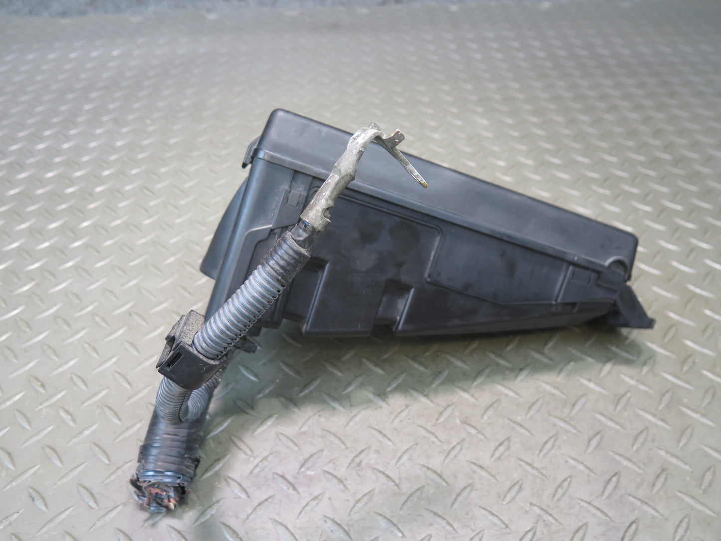 04-06 Lexus UCF30L LS430 Under Hood Junction Relay Fuse Box OEM