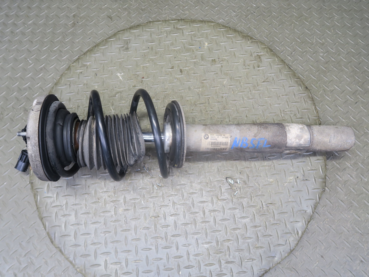 2007-2010 BMW E64 M6 Convertible Front Left & Right Strut Shock Absorber Set
