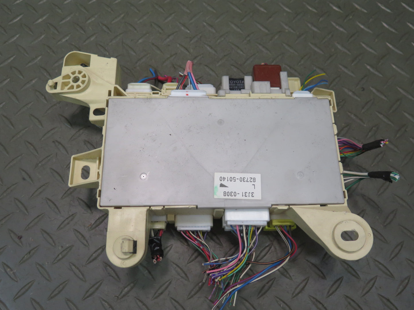 04-06 Lexus UCF30L LS430 Front Right Fuse Relay Junction Box Module OEM