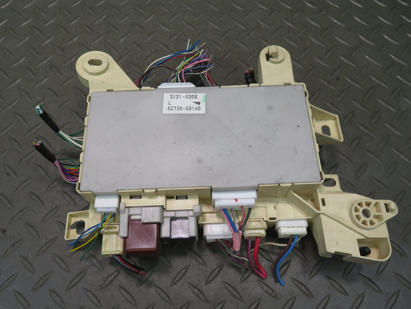 04-06 Lexus UCF30L LS430 Front Right Fuse Relay Junction Box Module OEM