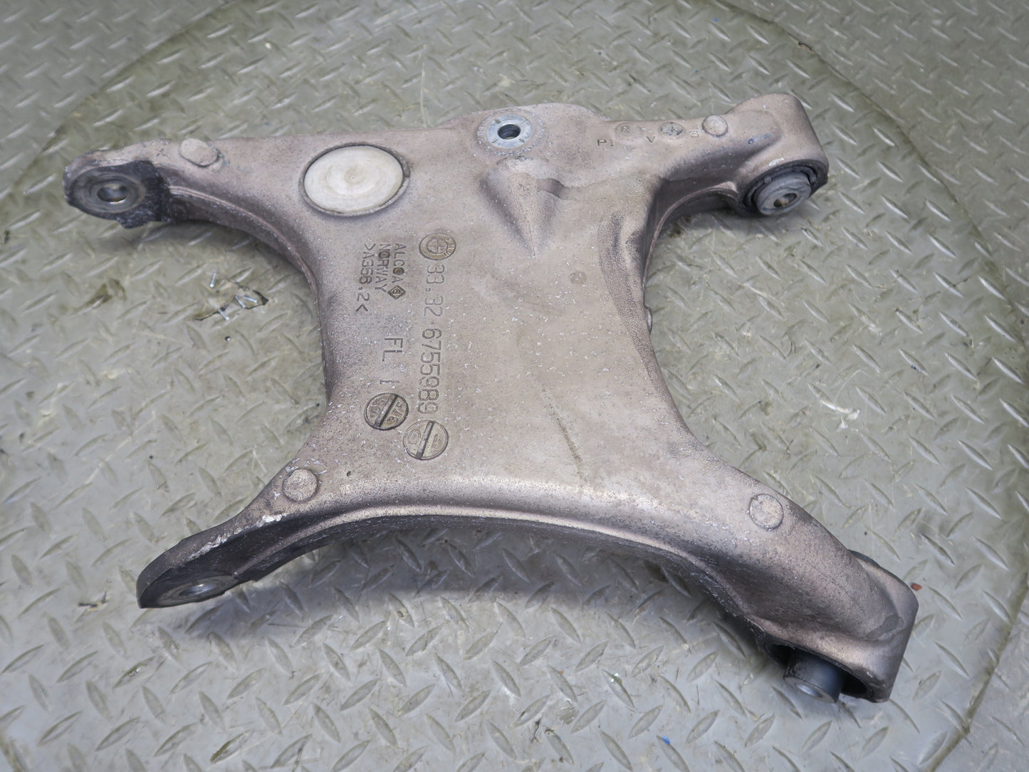 2006-2007 BMW E63 E64 M6 Rear Left Suspension Lower Control Arm Set