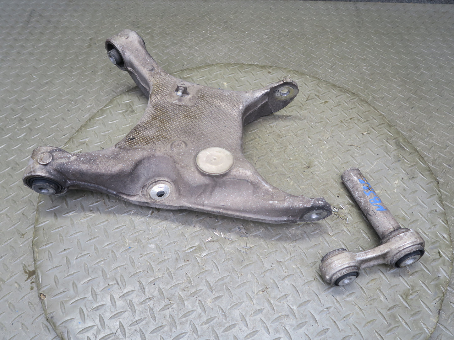 2006-2007 BMW E63 E64 M6 Rear Right Suspension Lower Control Arm Set