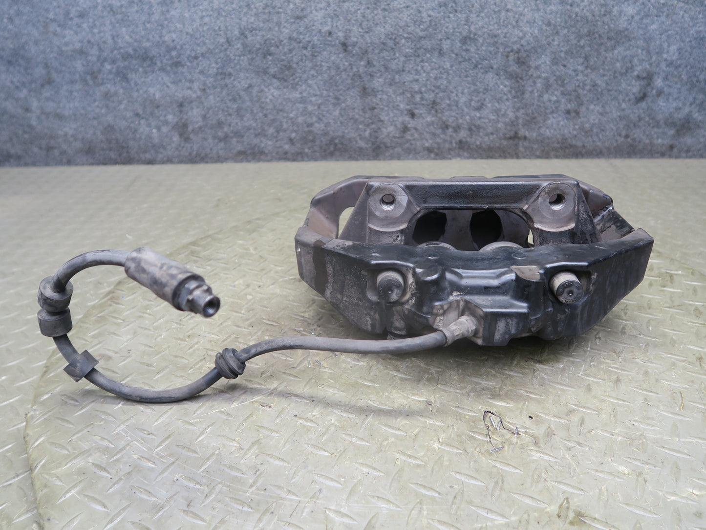 2006-2010 BMW E63 E64 M6 Set of 2 Front Left & Right Brake Caliper