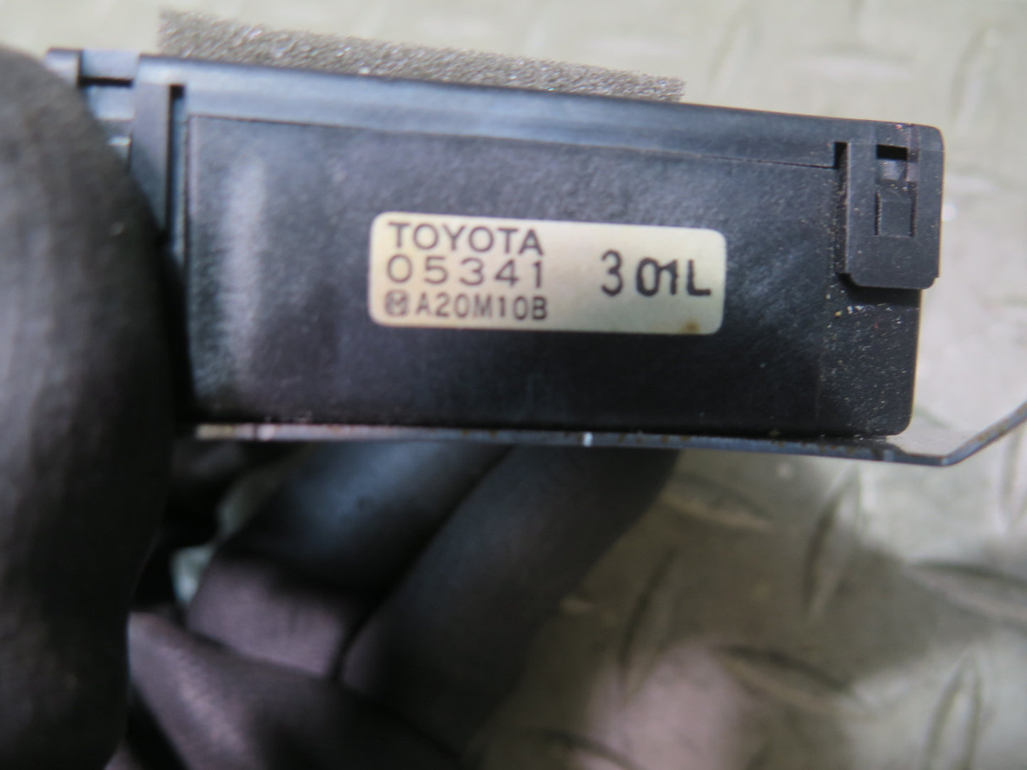 01-06 Lexus UCF30L LS430 Rear Windshield Defrost Defogger Control Module OEM