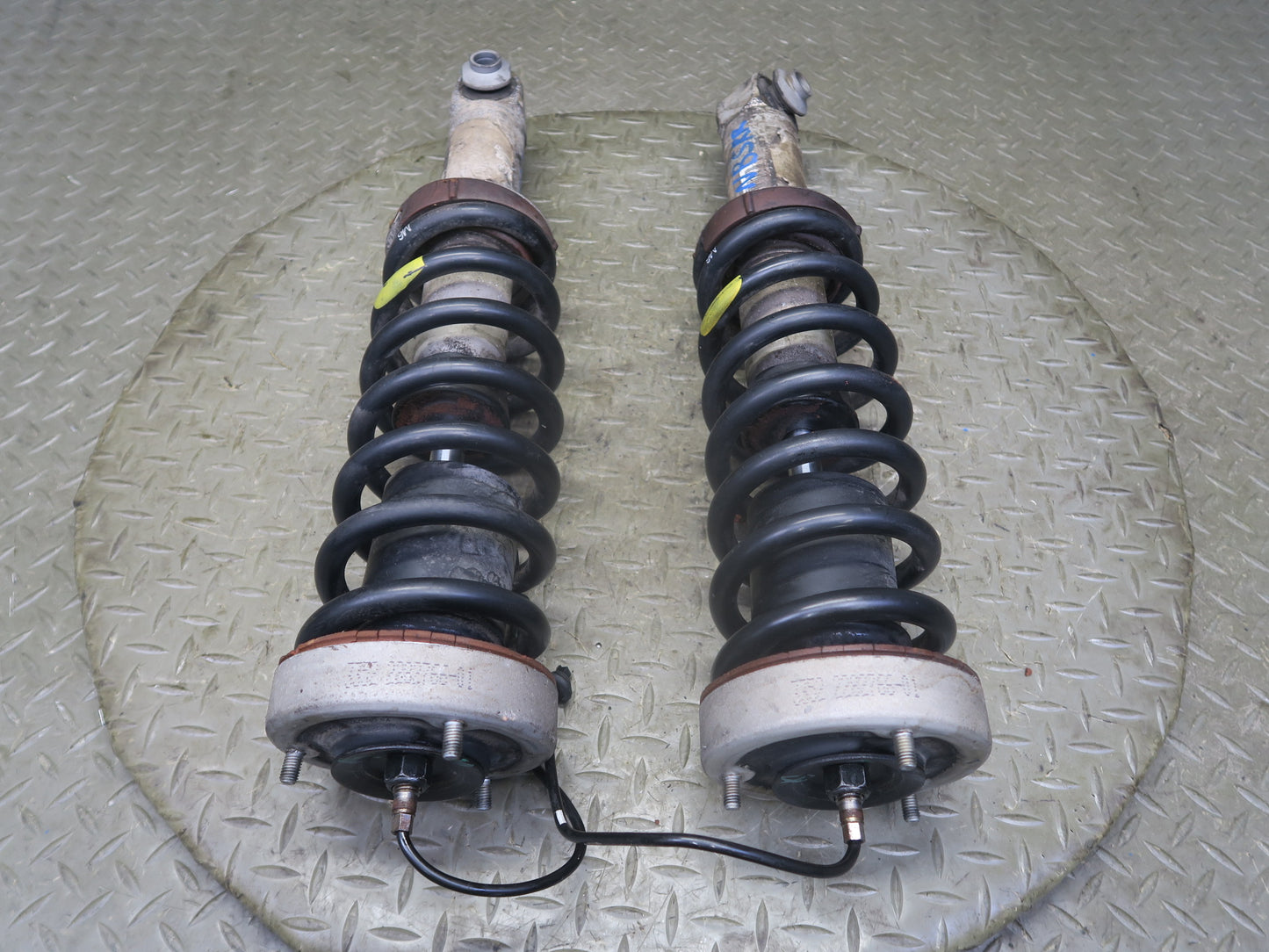 2007-2010 BMW E64 M6 Convertible Rear Left & Right Strut Shock Absorber Set of 2