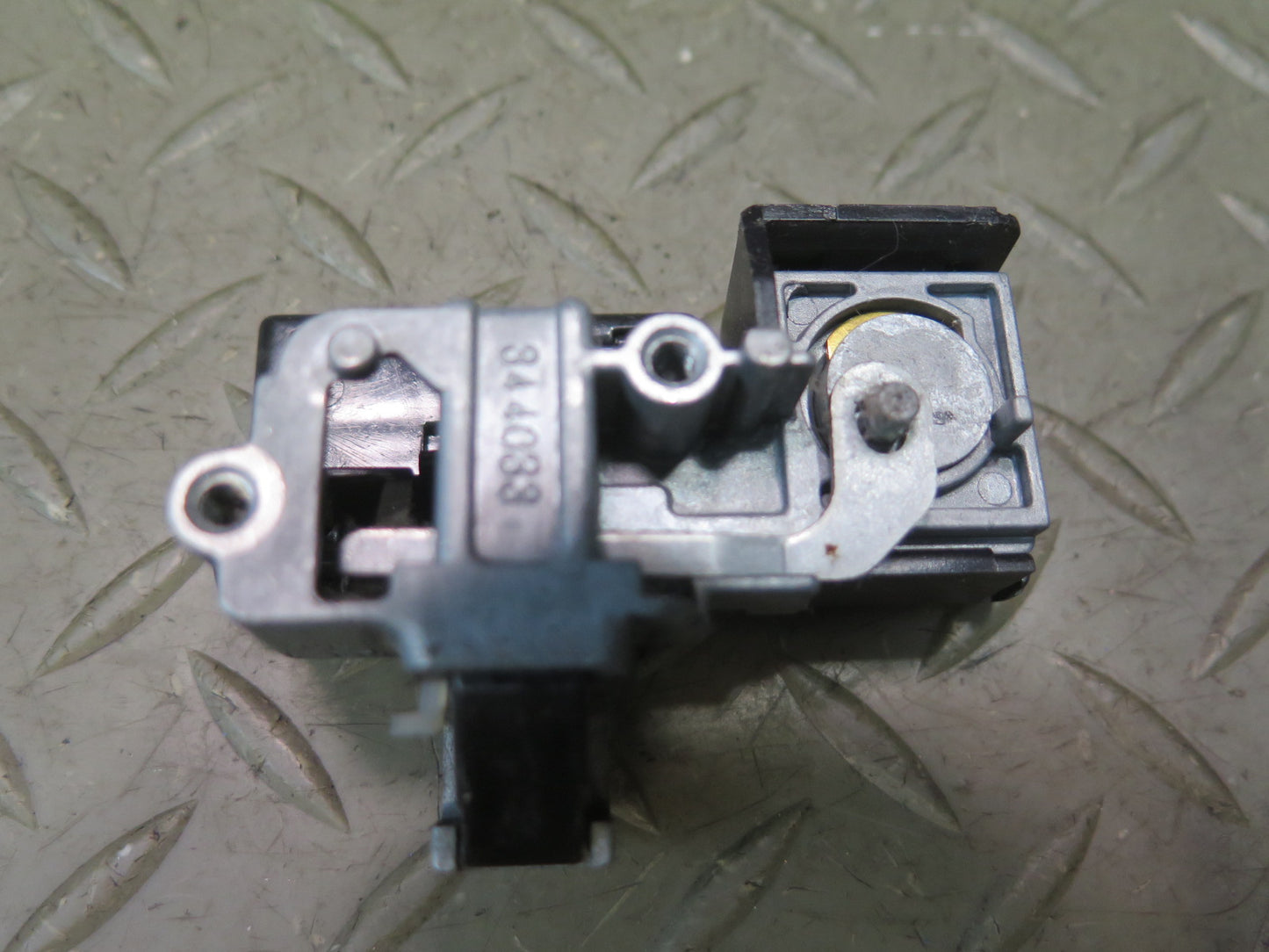 2004 Lexus UCF30L LS430 ECM ECU Module Ignition Glove Trunk Door Lock KEY Set