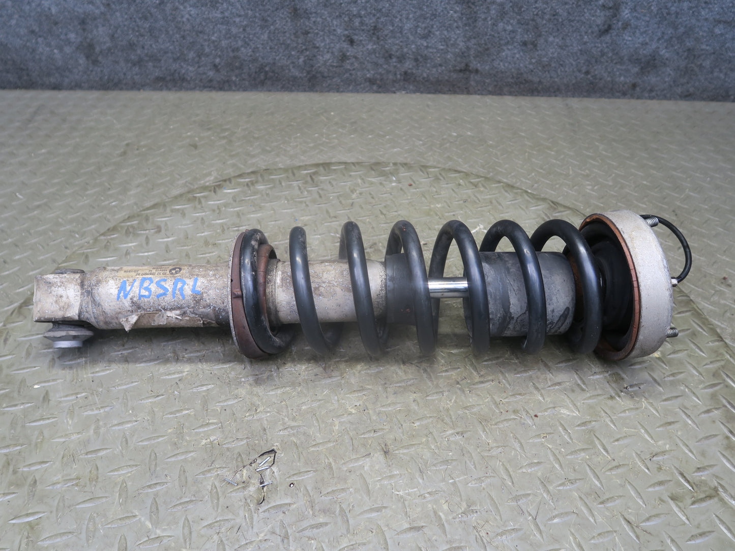 2007-2010 BMW E64 M6 Convertible Rear Left & Right Strut Shock Absorber Set of 2