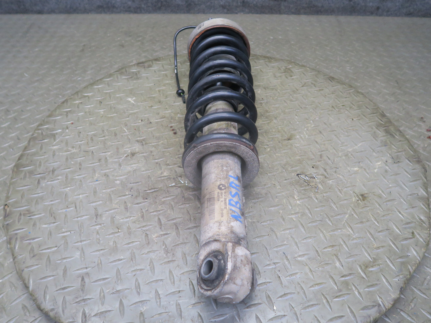 2007-2010 BMW E64 M6 Convertible Rear Left & Right Strut Shock Absorber Set of 2