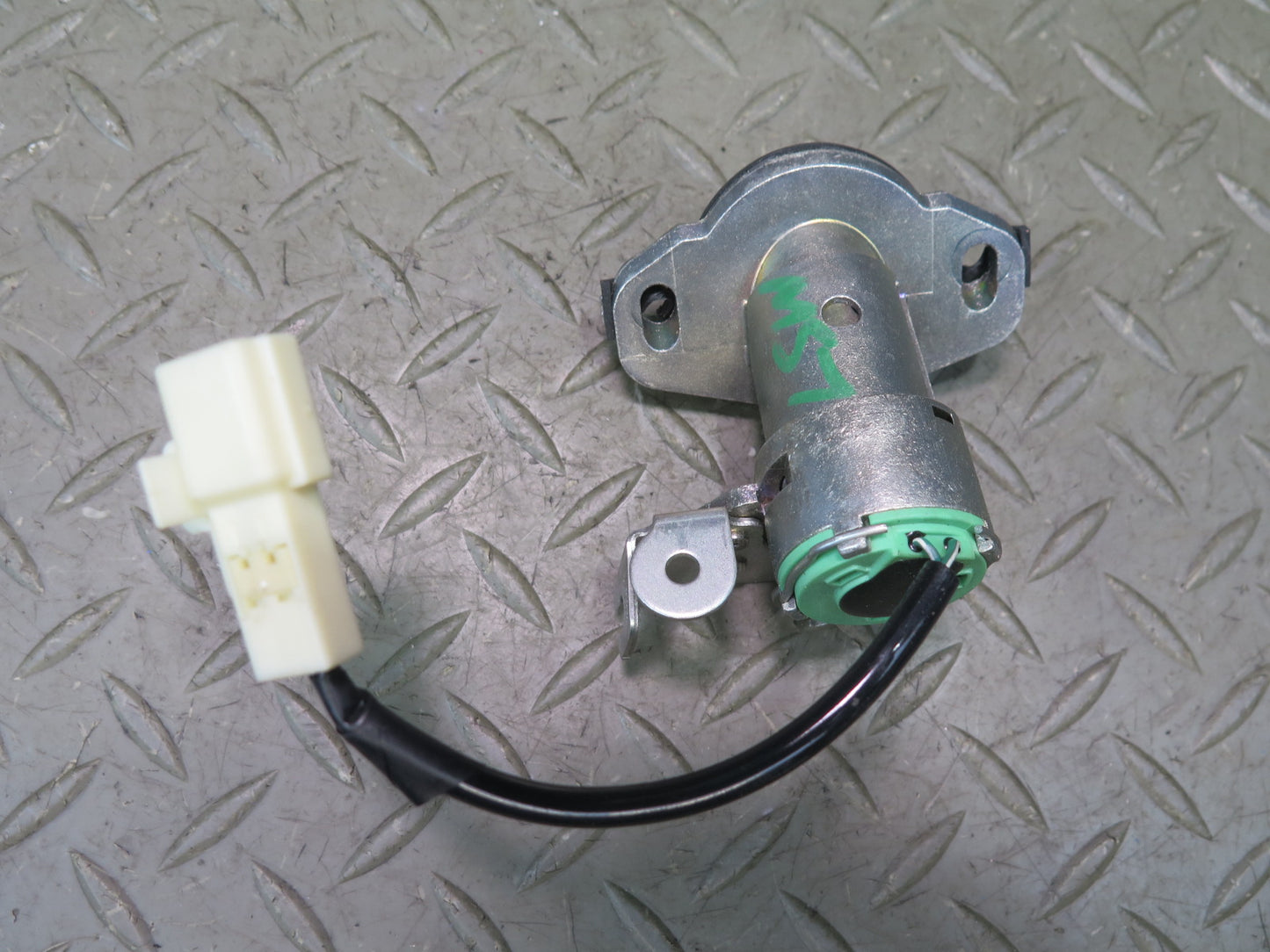 2004 Lexus UCF30L LS430 ECM ECU Module Ignition Glove Trunk Door Lock KEY Set