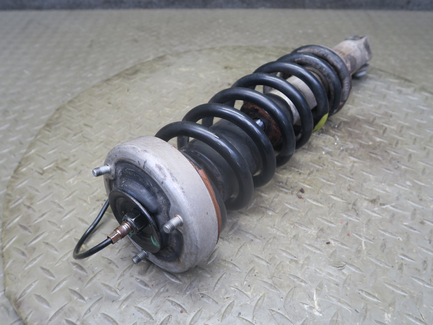 2007-2010 BMW E64 M6 Convertible Rear Left & Right Strut Shock Absorber Set of 2