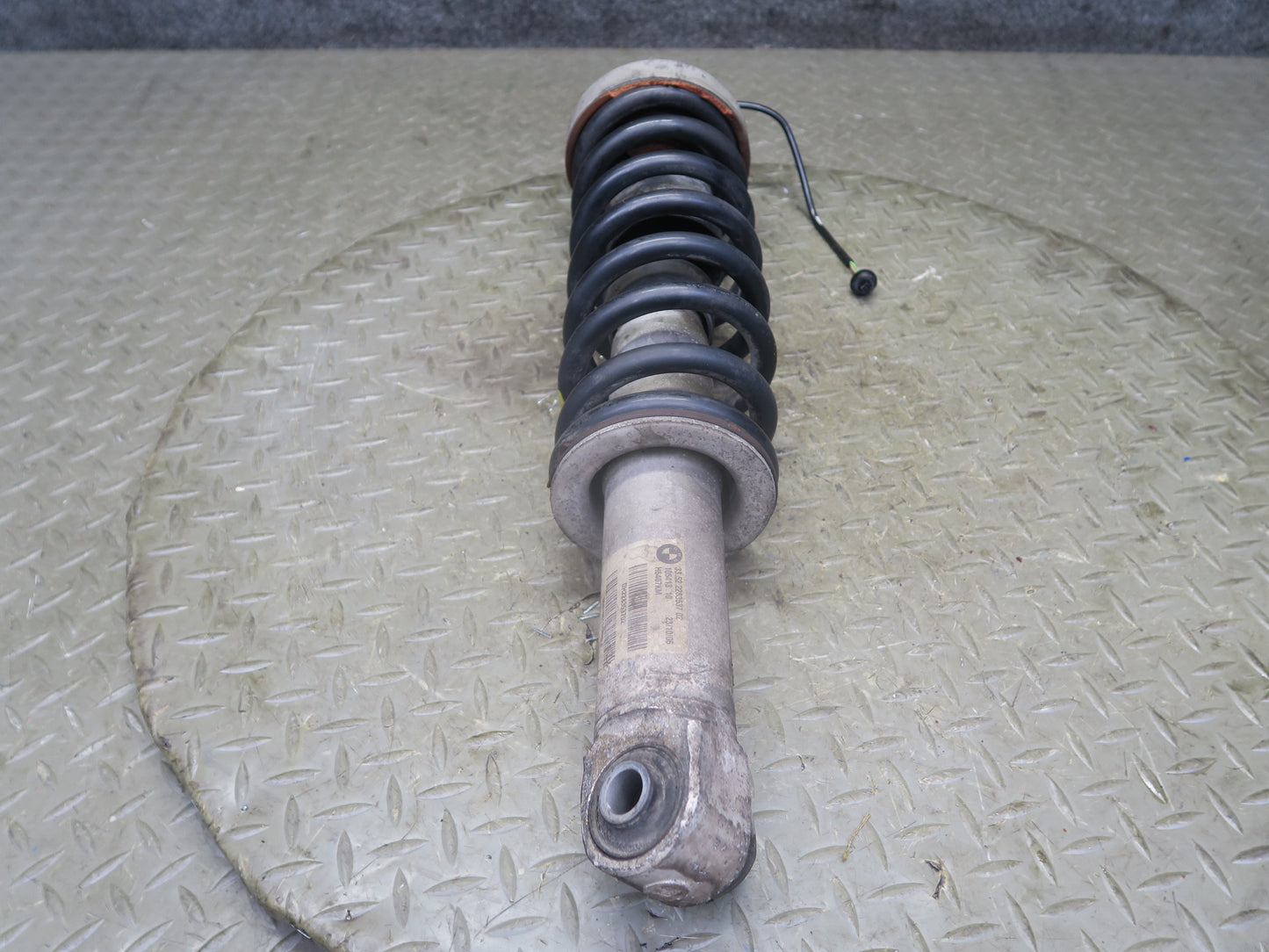 2007-2010 BMW E64 M6 Convertible Rear Left & Right Strut Shock Absorber Set of 2