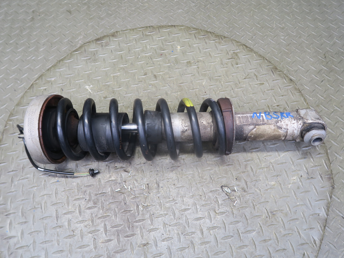 2007-2010 BMW E64 M6 Convertible Rear Left & Right Strut Shock Absorber Set of 2
