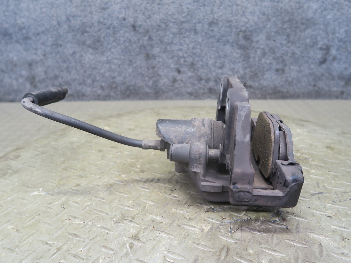 2006-2007 BMW E63 E64 M6 Rear Left & Right Brake Caliper Set of 2