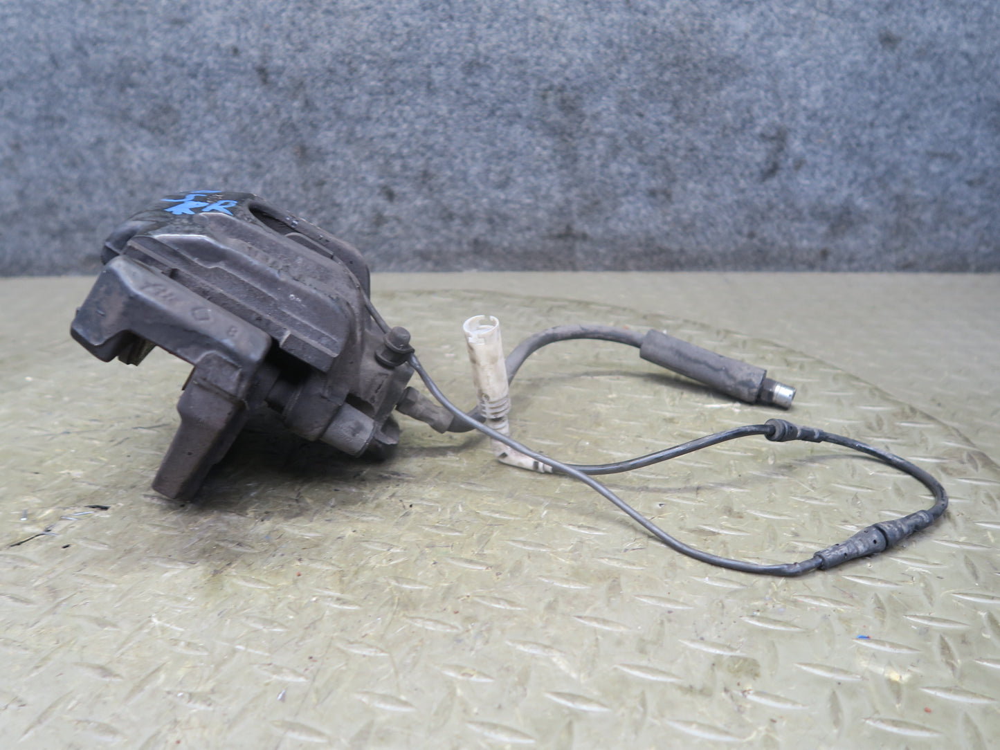 2006-2007 BMW E63 E64 M6 Rear Left & Right Brake Caliper Set of 2