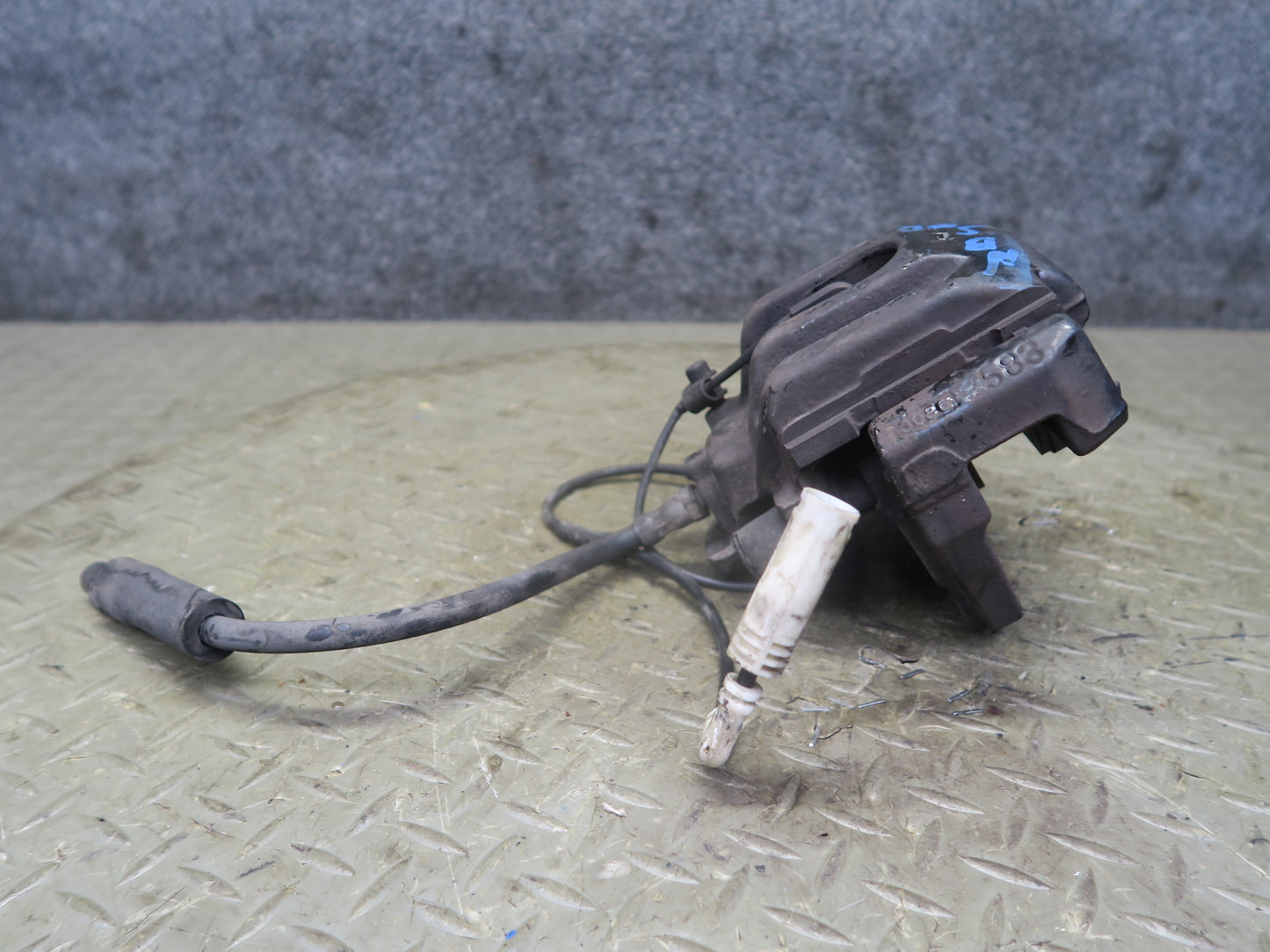 2006-2007 BMW E63 E64 M6 Rear Left & Right Brake Caliper Set of 2