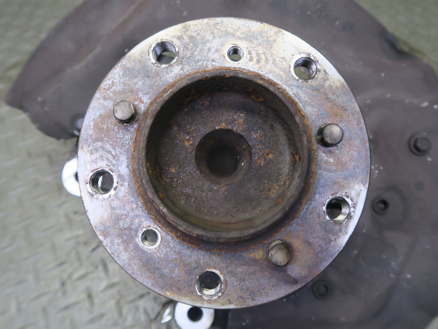 2006-2007 BMW E63 E64 M6 Front Right Spindle Knuckle Wheel Hub Bearing