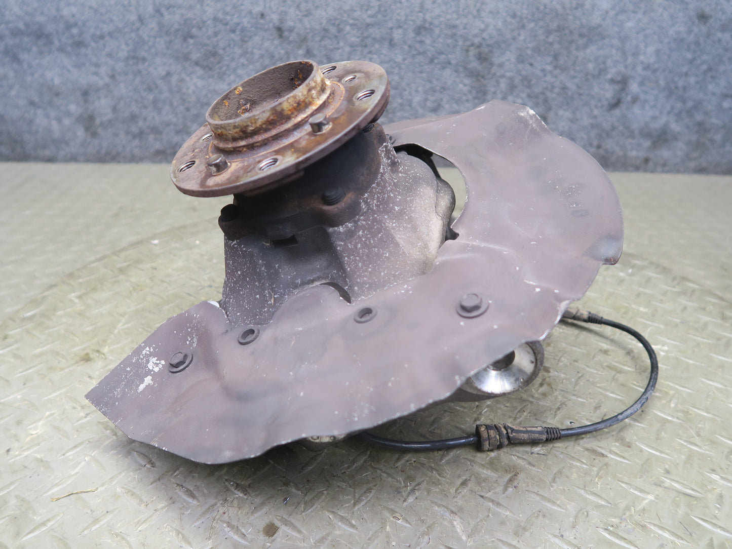 2006-2007 BMW E63 E64 M6 Front Right Spindle Knuckle Wheel Hub Bearing