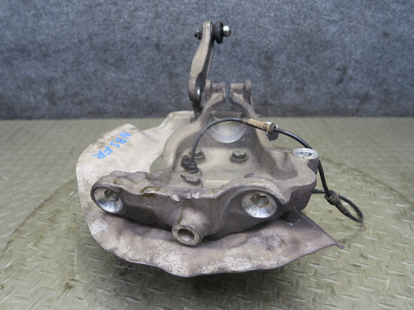 2006-2007 BMW E63 E64 M6 Front Right Spindle Knuckle Wheel Hub Bearing