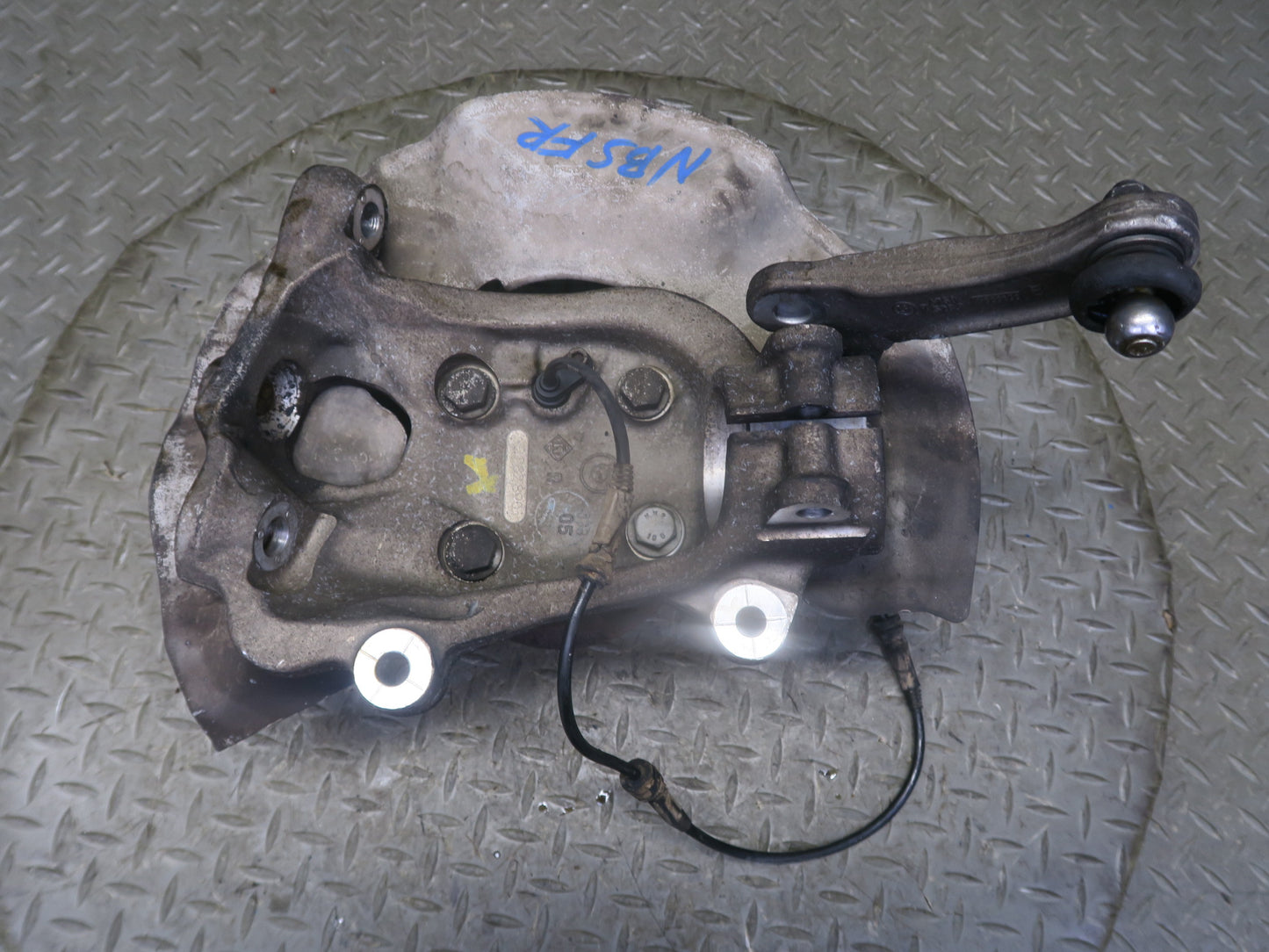 2006-2007 BMW E63 E64 M6 Front Right Spindle Knuckle Wheel Hub Bearing
