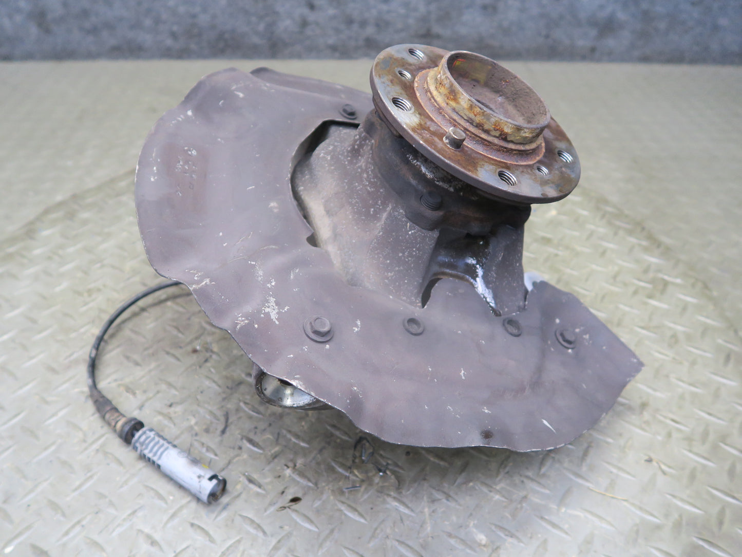 2006-2007 BMW E63 E64 M6 Front Left Spindle Knuckle Wheel Hub Bearing