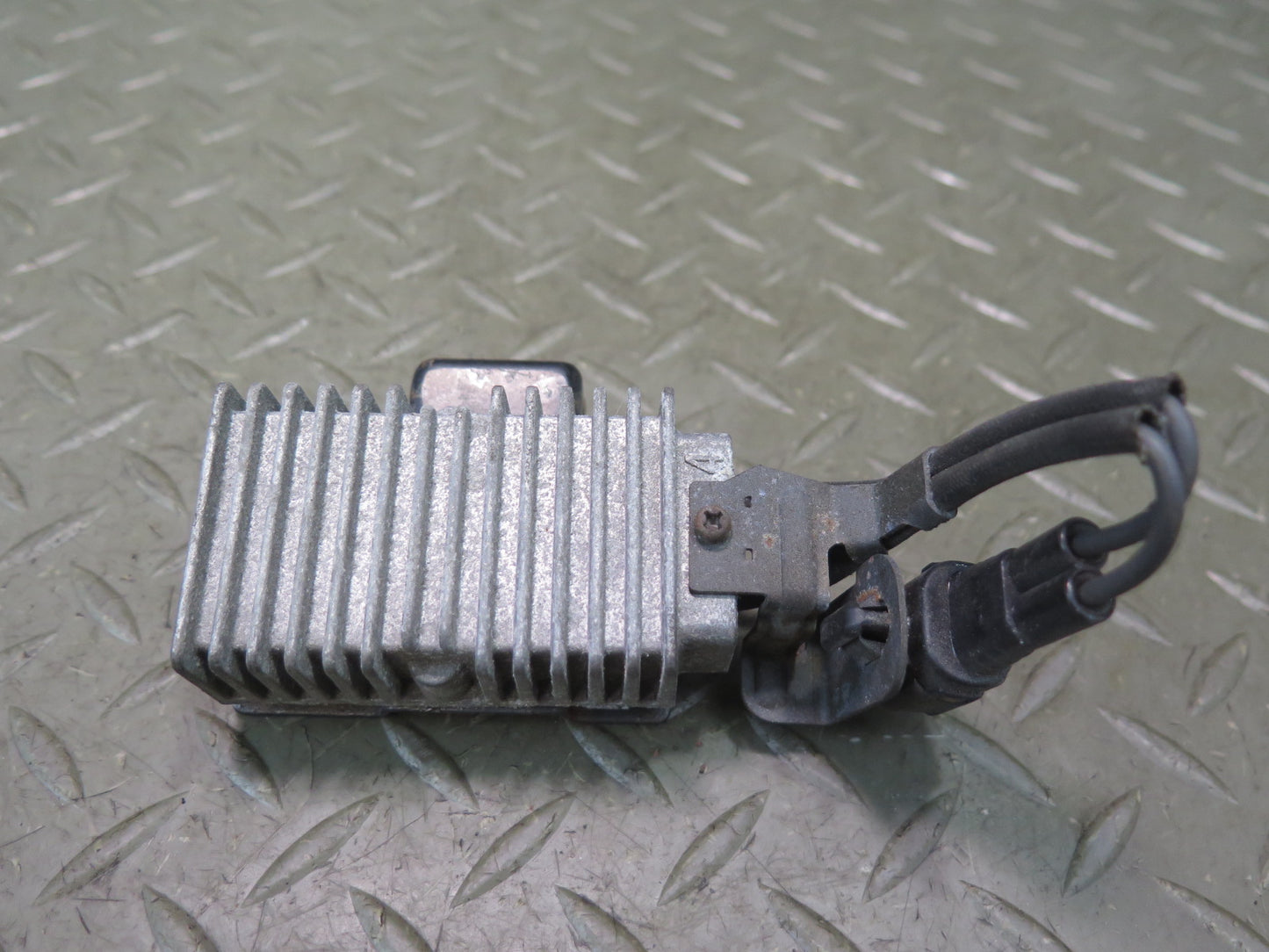 04-06 Lexus UCF30L LS430 Fuel Pump Resistor Module 23080-50140 OEM