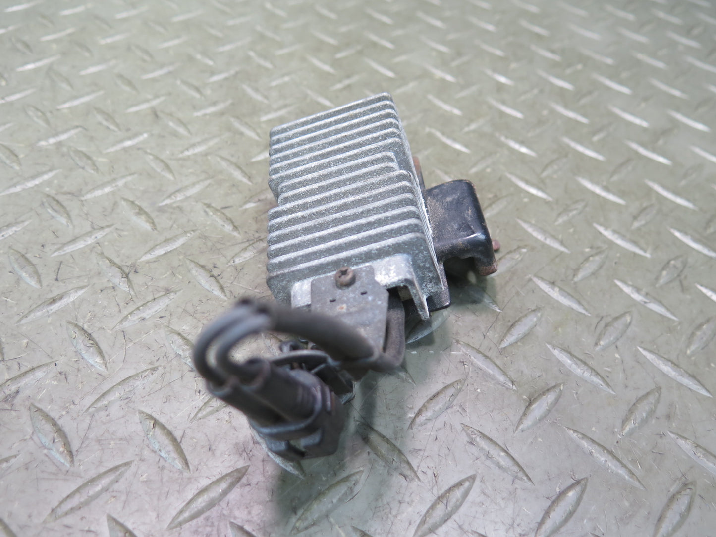 04-06 Lexus UCF30L LS430 Fuel Pump Resistor Module 23080-50140 OEM