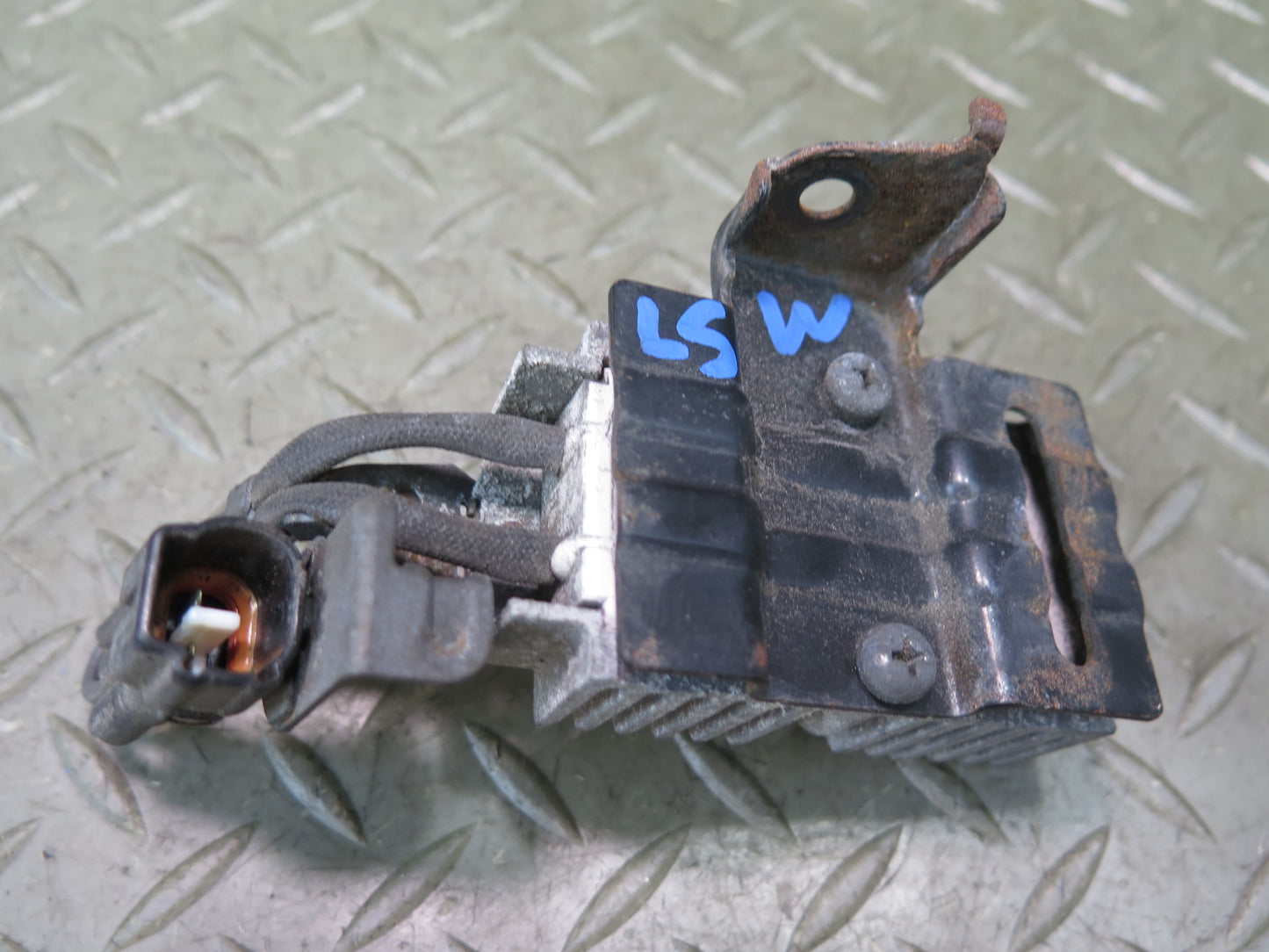 04-06 Lexus UCF30L LS430 Fuel Pump Resistor Module 23080-50140 OEM