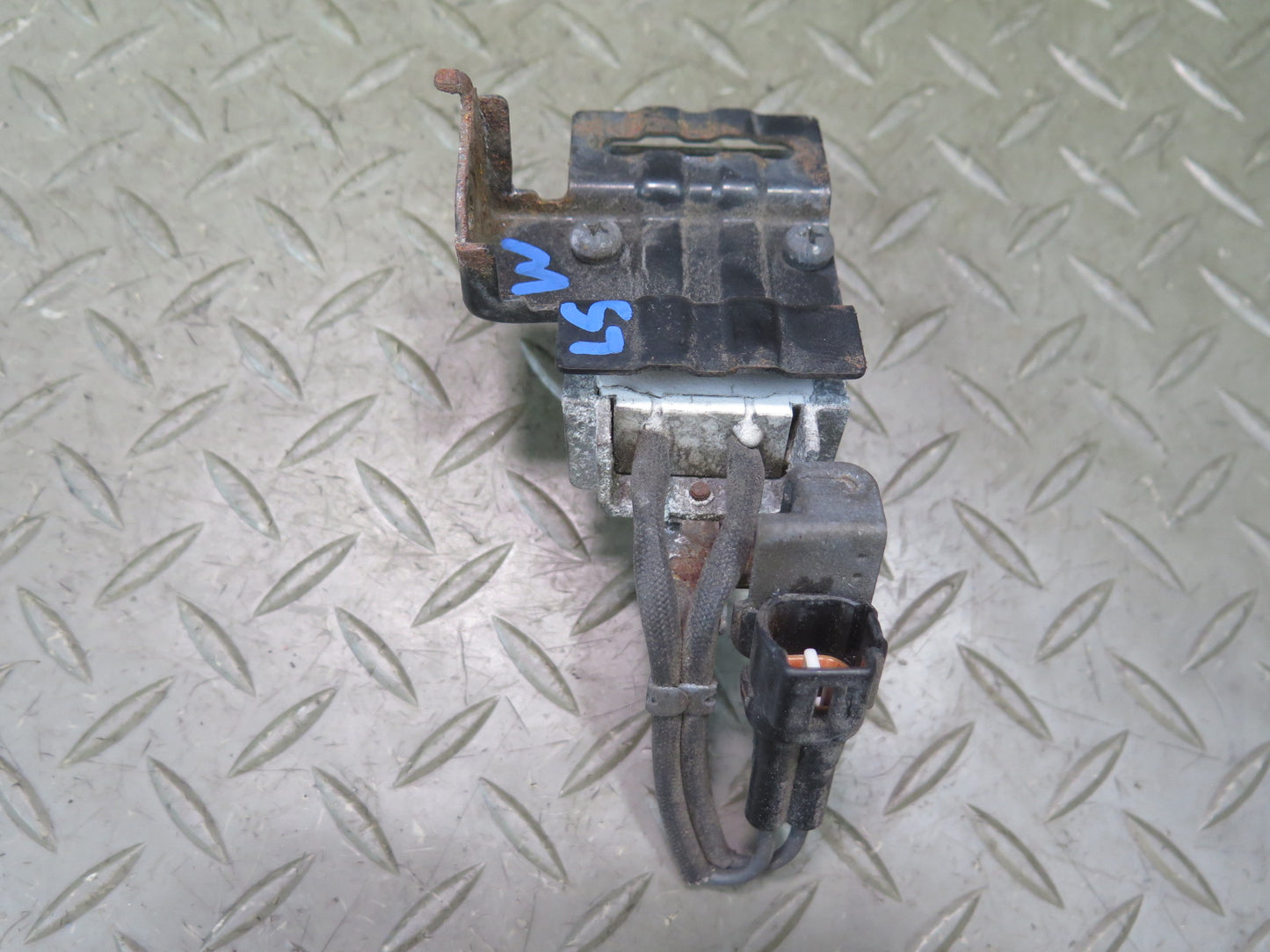 04-06 Lexus UCF30L LS430 Fuel Pump Resistor Module 23080-50140 OEM