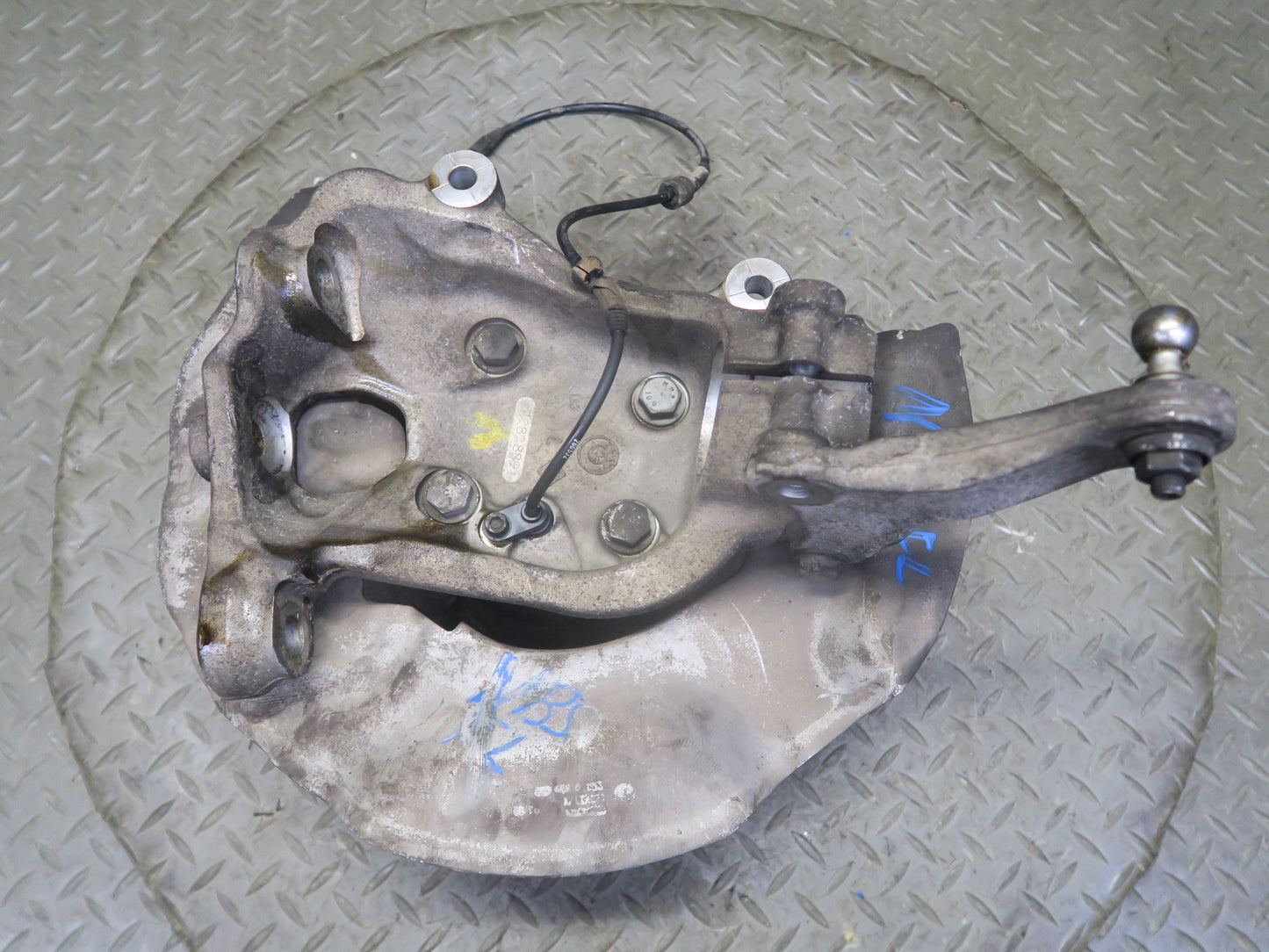 2006-2007 BMW E63 E64 M6 Front Left Spindle Knuckle Wheel Hub Bearing