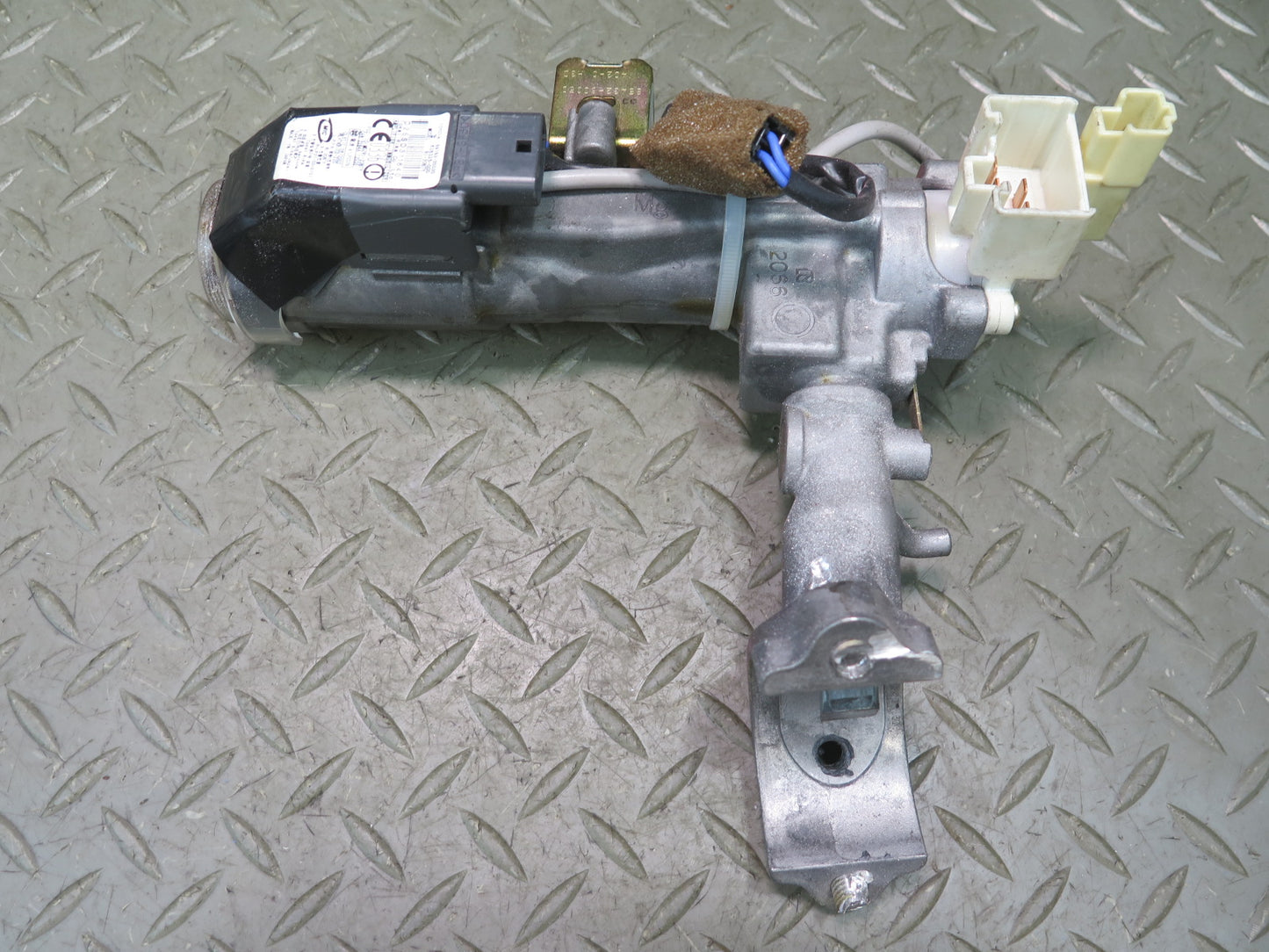 2004 Lexus UZJ100L LX470 2UZFE Engine ECU ECM Immo Ignition Lock KEY Set