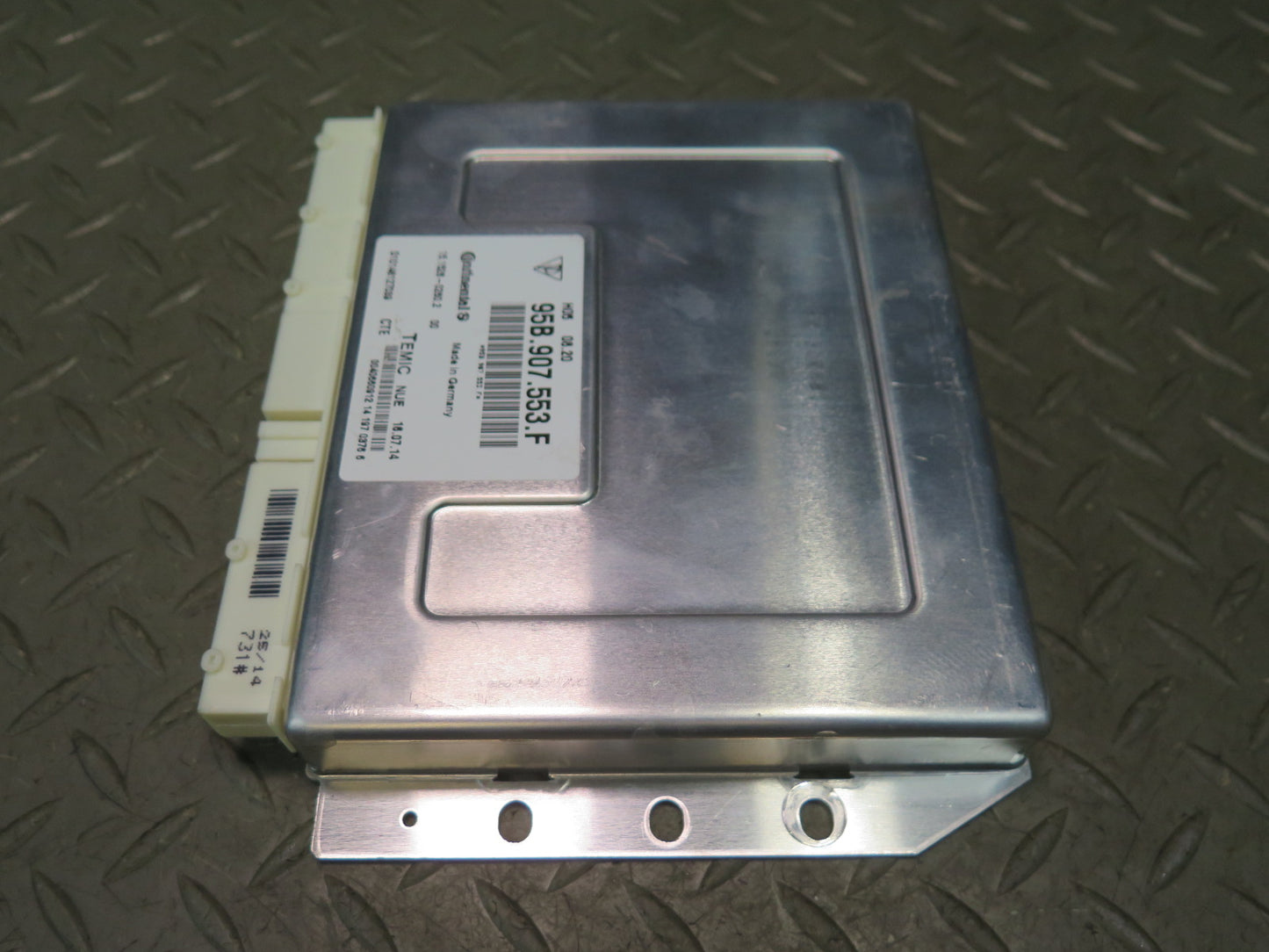 2015-2018 Porsche Macan Air Suspension Control Module 95B907553F