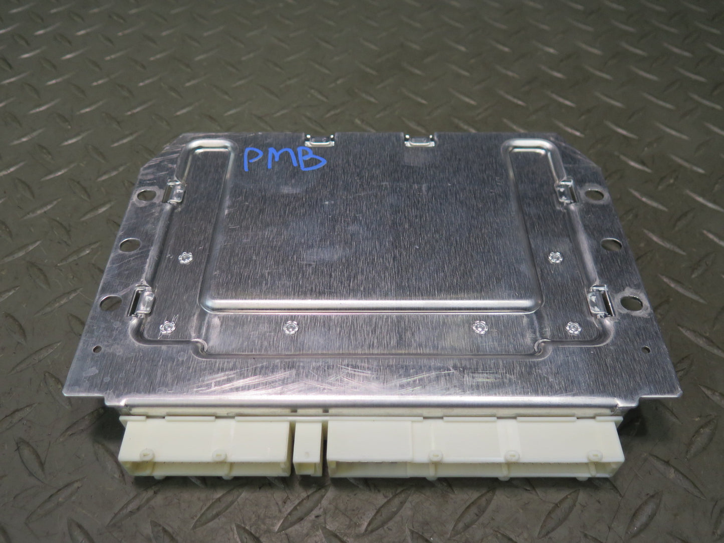 2015-2018 Porsche Macan Air Suspension Control Module 95B907553F