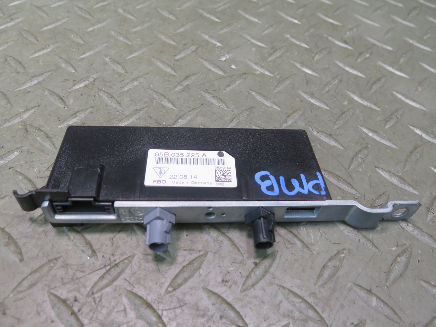 2015-2018 Porsche Macan Antenna Booster Amplifier Module 95B035225A
