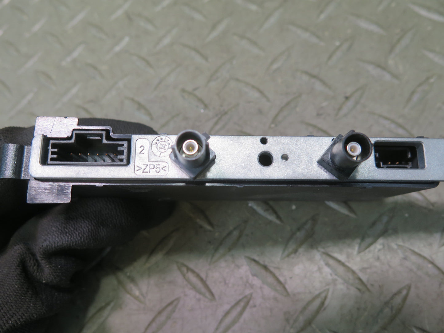 2015-2018 Porsche Macan Antenna Booster Amplifier Module 95B035225A