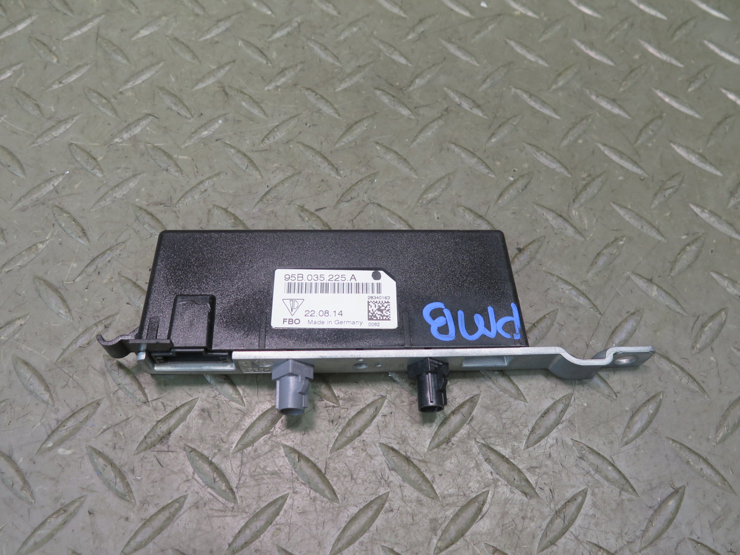 2015-2018 Porsche Macan Antenna Booster Amplifier Module 95B035225A