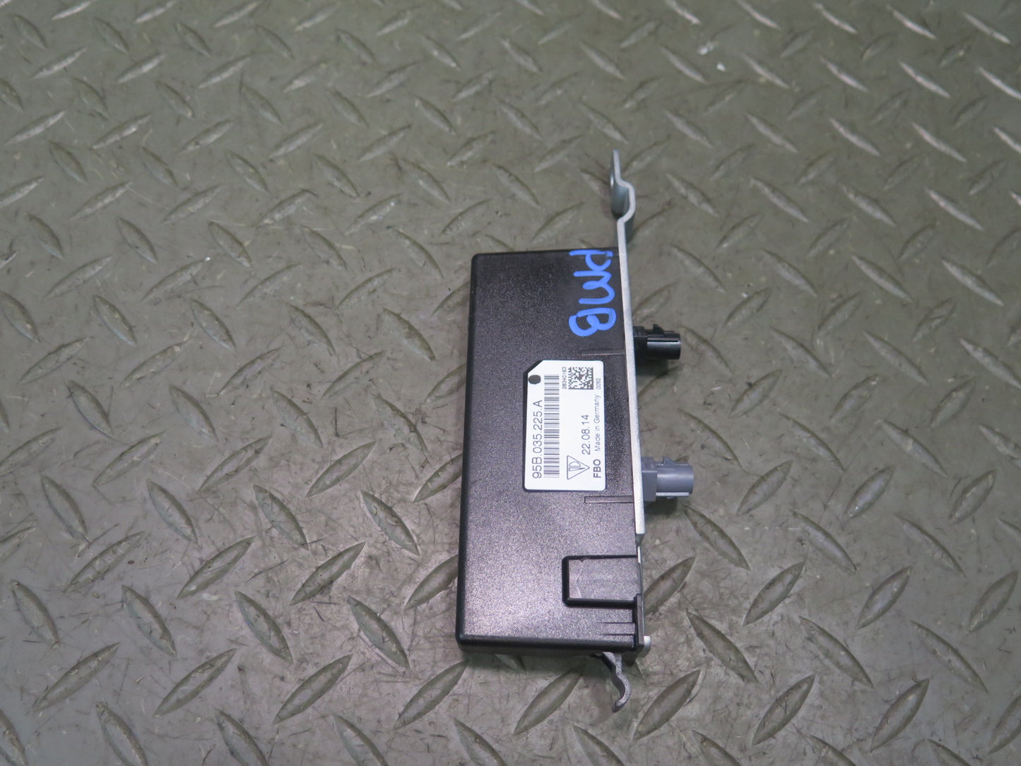 2015-2018 Porsche Macan Antenna Booster Amplifier Module 95B035225A