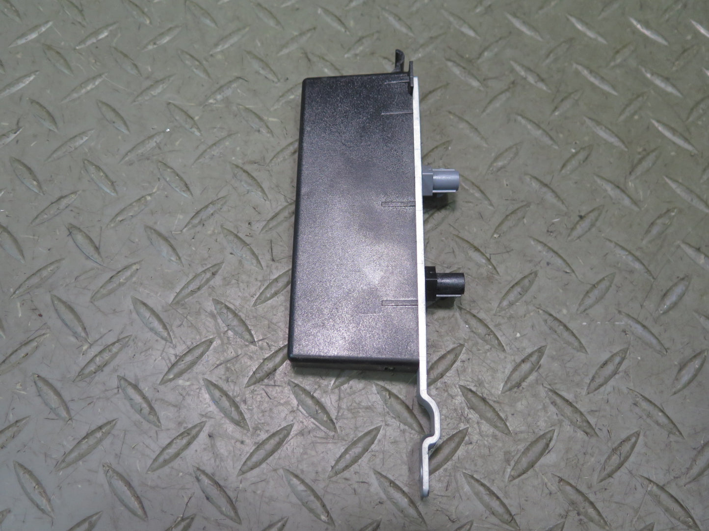 2015-2018 Porsche Macan Antenna Booster Amplifier Module 95B035225A