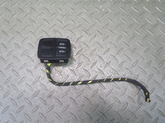 2015-2018 Porsche Macan Rear Right Side Quarter Panel Lowering TOW Hitch Switch