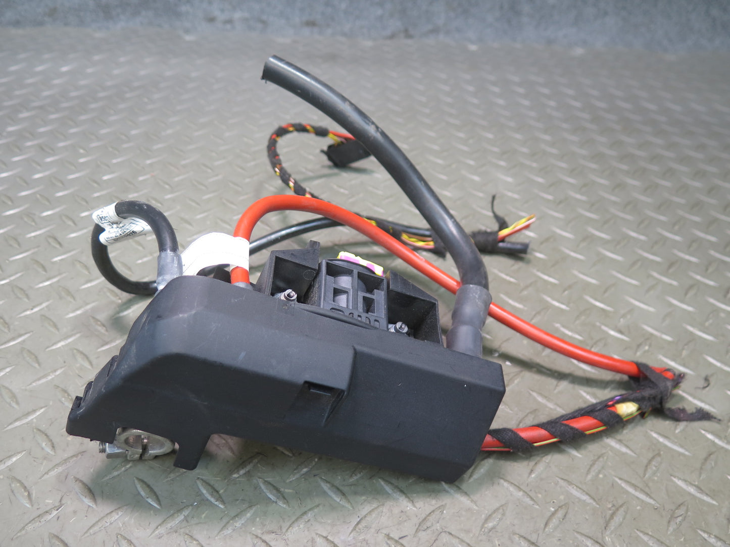 2015-2025 Porsche Macan Positive Battery Terminal Central Overload Protection