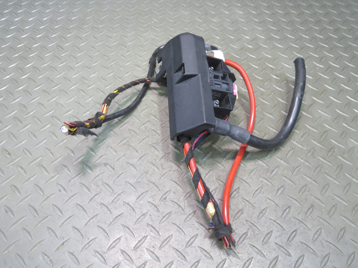 2015-2025 Porsche Macan Positive Battery Terminal Central Overload Protection