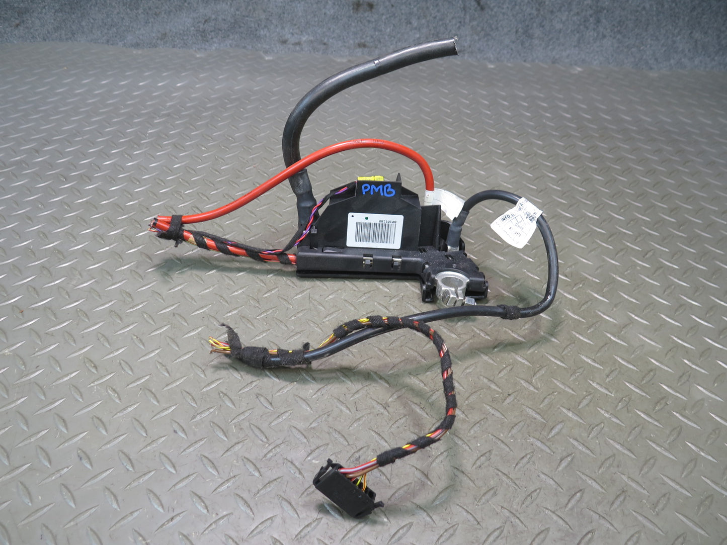 2015-2025 Porsche Macan Positive Battery Terminal Central Overload Protection