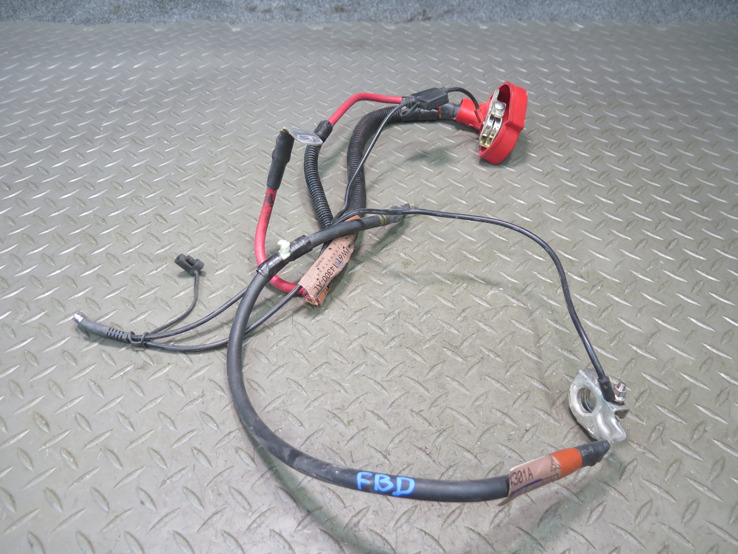 02-05 Ford Thunderbird Set of 2 Battery Terminal Positive & Negative Cable OEM