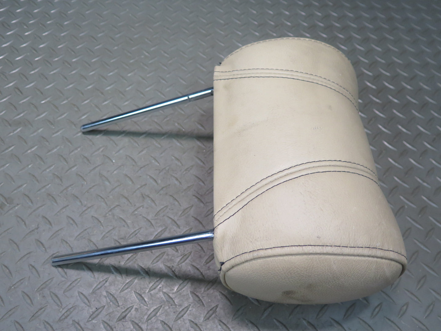 02-05 Ford Thunderbird Set of 2 Front Left & Right Leather Headrest OEM