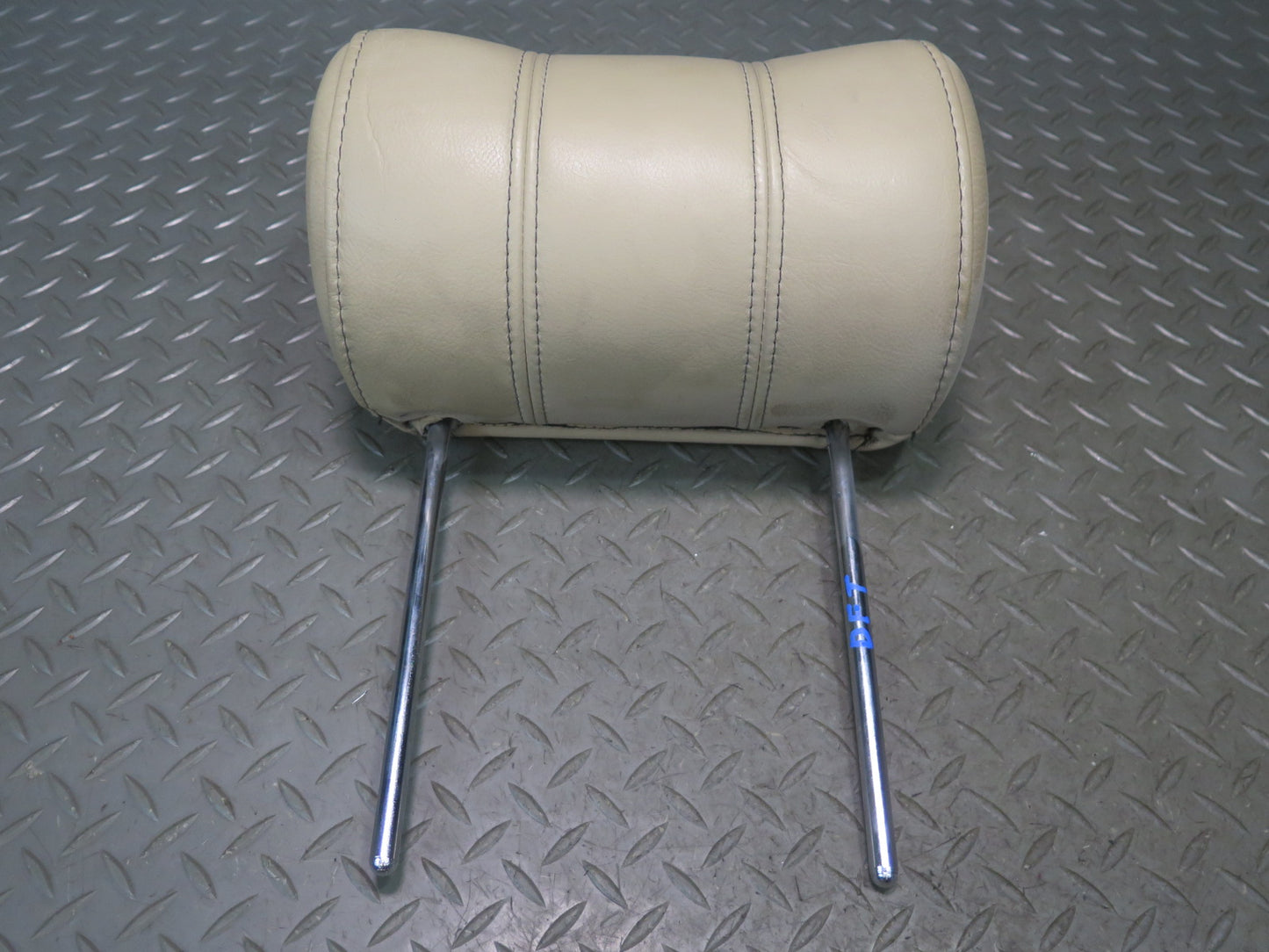02-05 Ford Thunderbird Set of 2 Front Left & Right Leather Headrest OEM