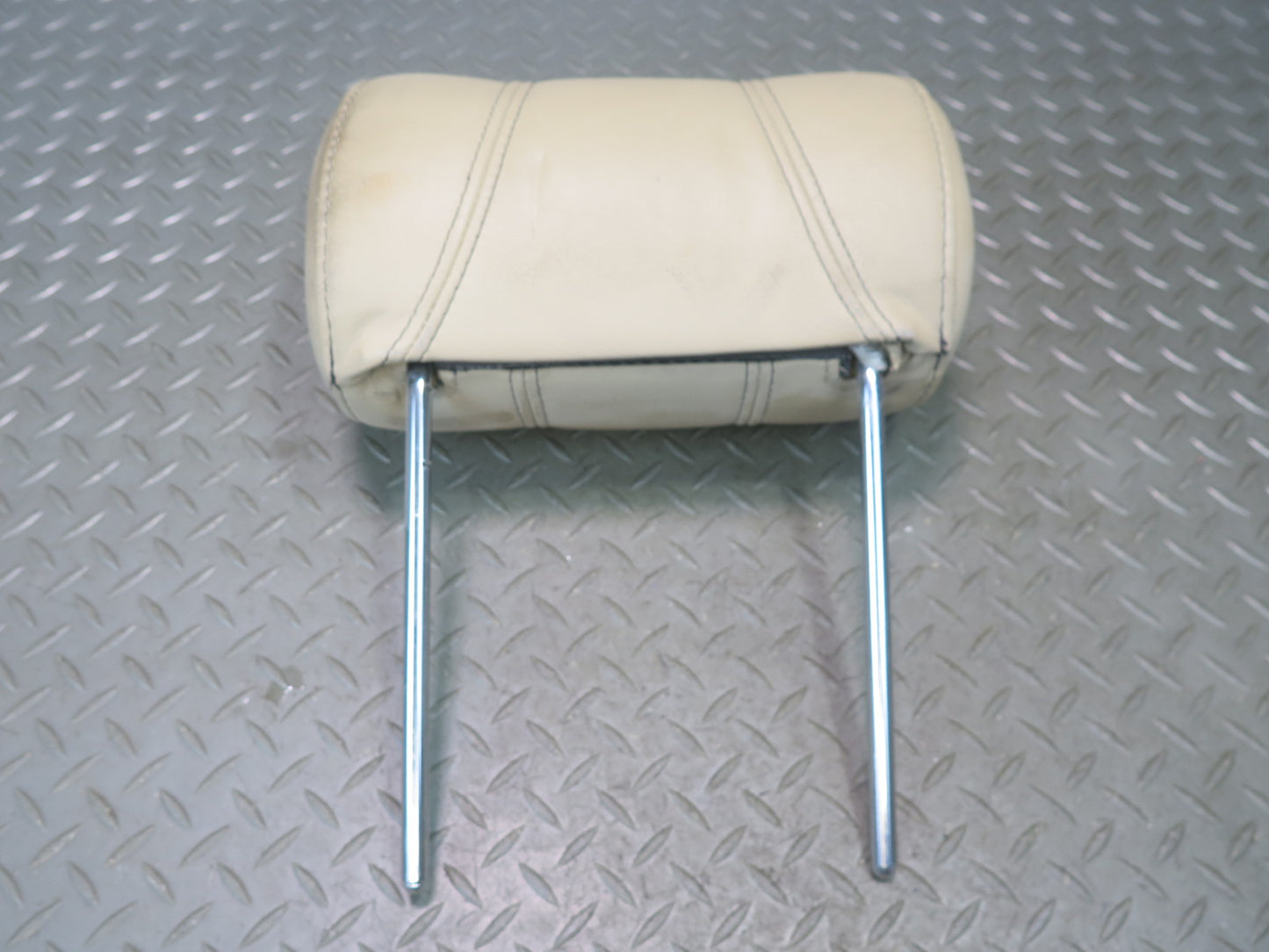 02-05 Ford Thunderbird Set of 2 Front Left & Right Leather Headrest OEM