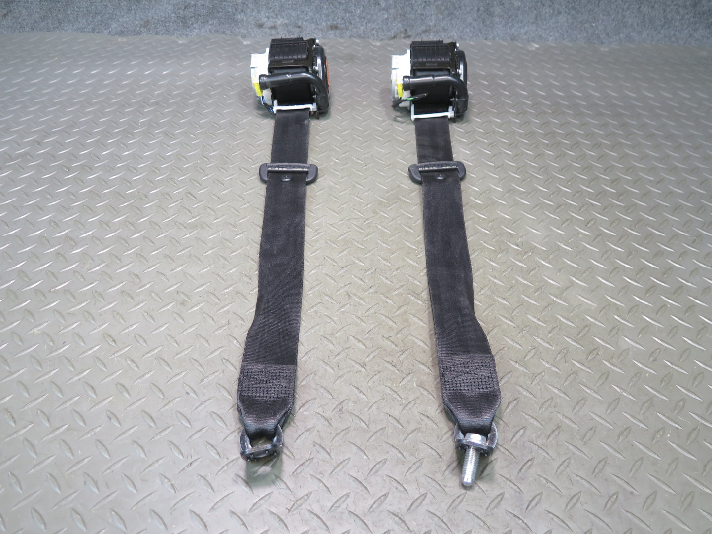 15-18 PORSCHE MACAN REAR RIGHT & LEFT SIDE SEATBELT RETRACTOR SET OEM