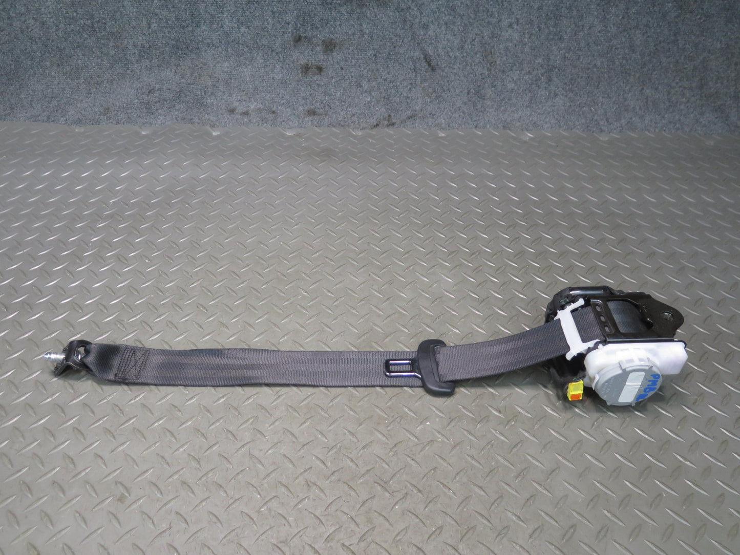 15-18 PORSCHE MACAN REAR RIGHT & LEFT SIDE SEATBELT RETRACTOR SET OEM