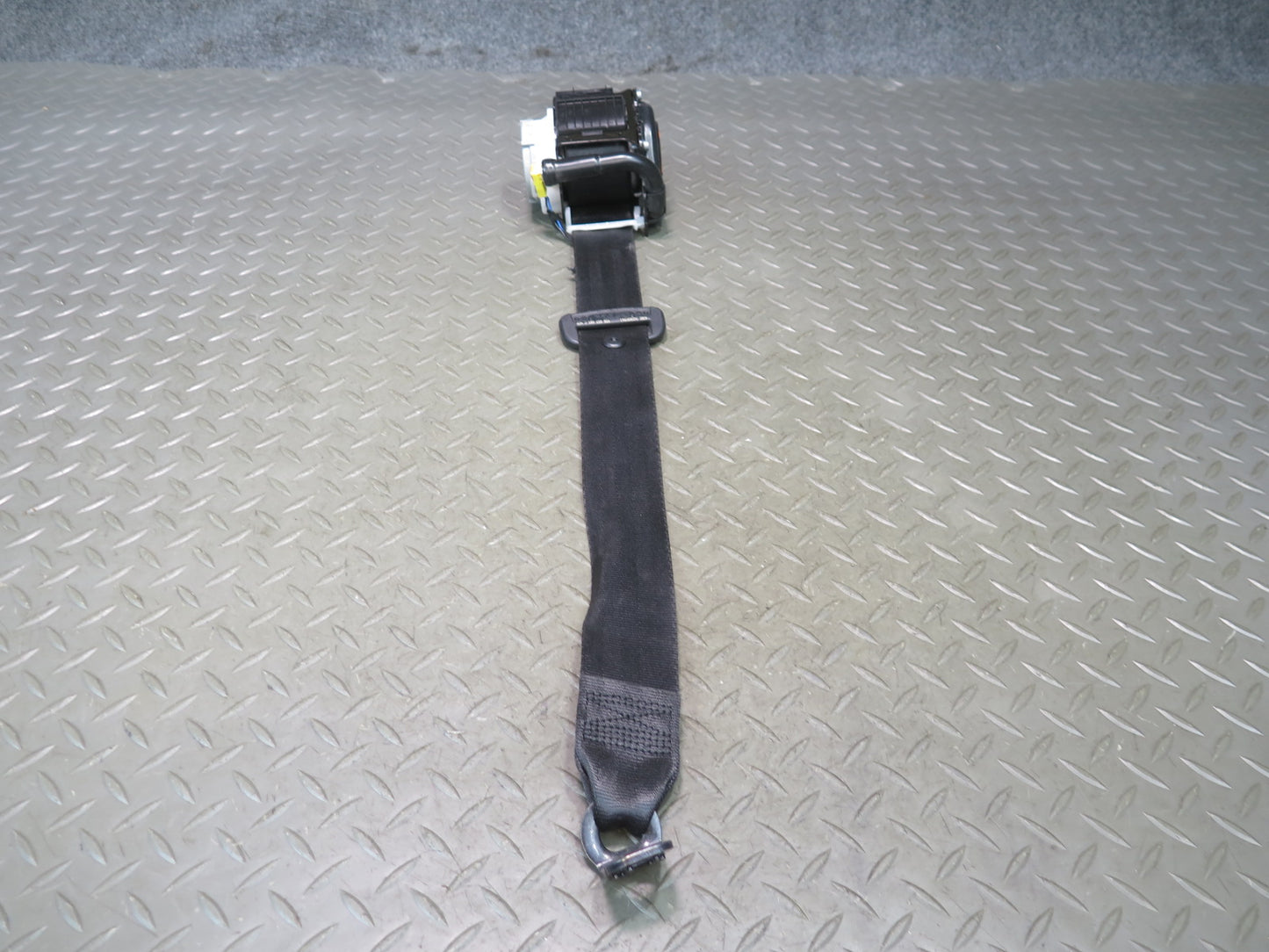 15-18 PORSCHE MACAN REAR RIGHT & LEFT SIDE SEATBELT RETRACTOR SET OEM