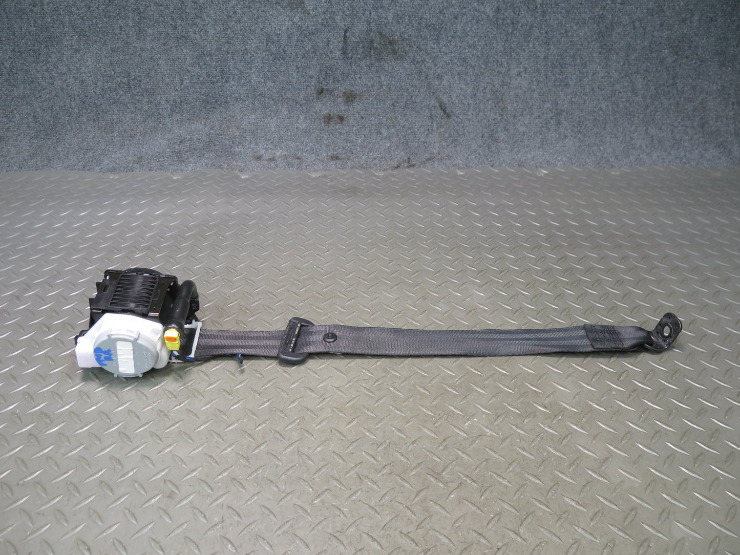 15-18 PORSCHE MACAN REAR RIGHT & LEFT SIDE SEATBELT RETRACTOR SET OEM